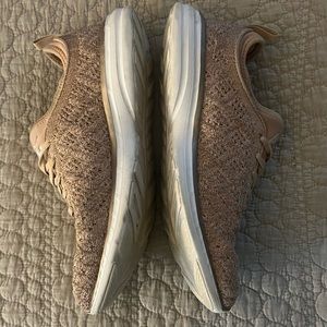 APL TECHLOOM PHANTOM ROSE GOLD Sneaker